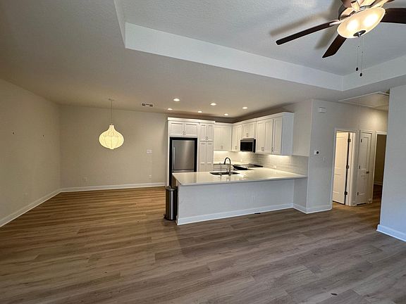 2nd image of 154 Magnolia Cir