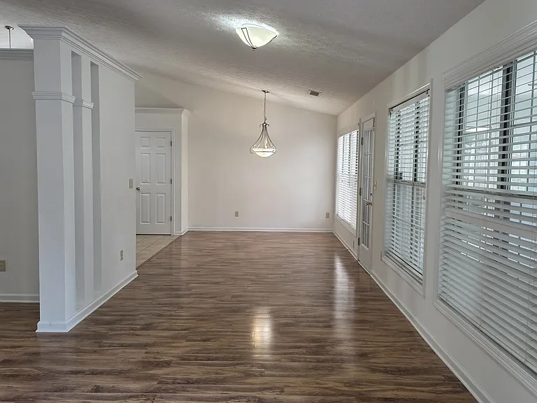 4585 Brook Farms Ct — Photo 9