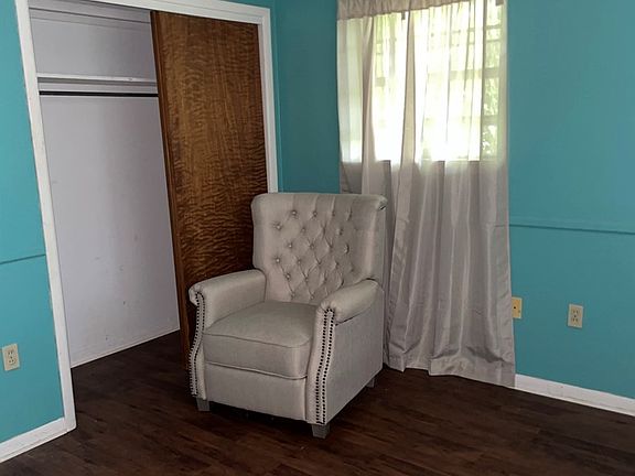 4th image of 302 E Starkey St