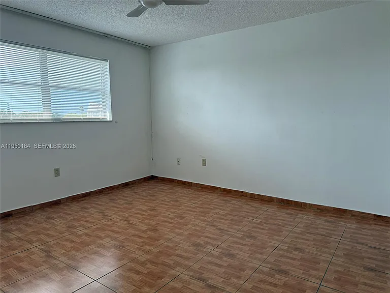 8135 Sunrise Lakes Blvd #302 — Photo 20