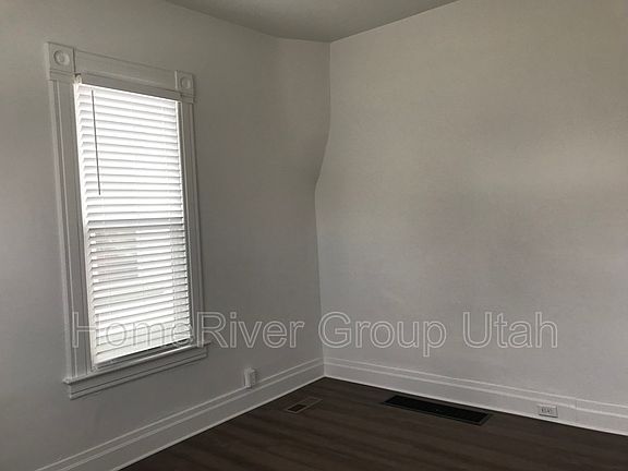 4th image of 920 E Princeton Ave