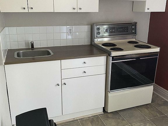 4th image of 8529 107th St NW
