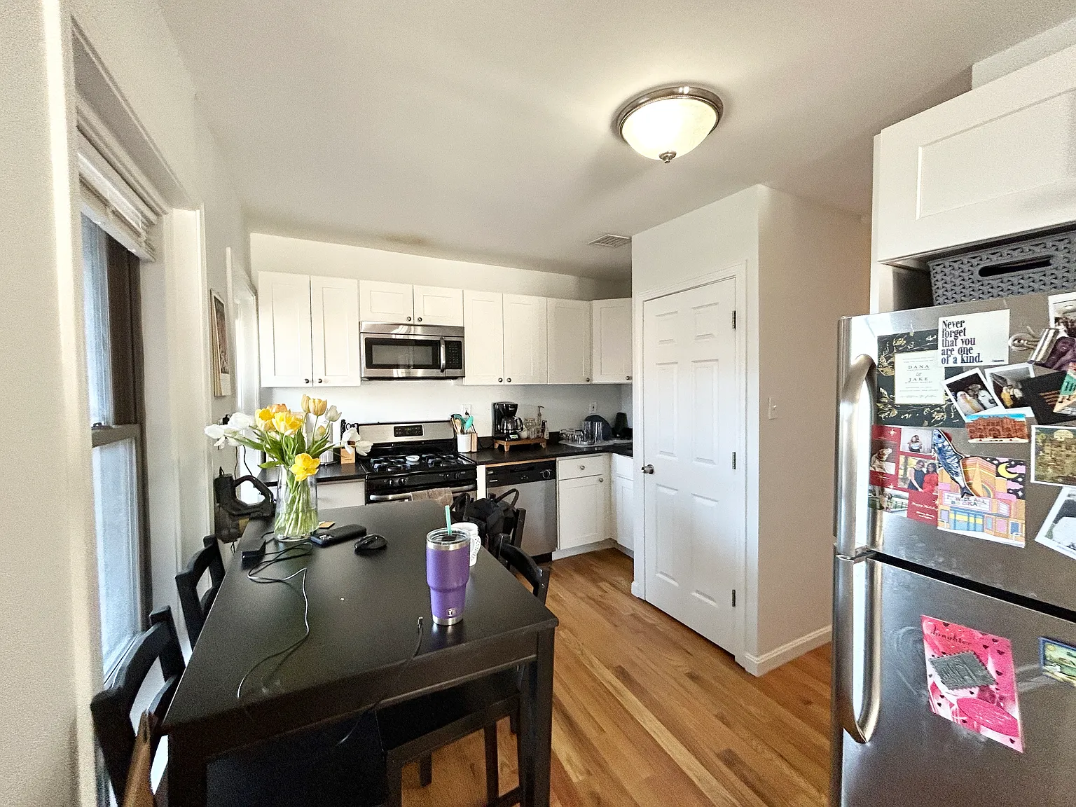 3 bed, 1200 sqft, $4,100 — Photo 2