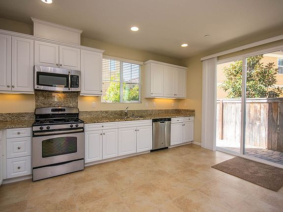 4th image of 1590 Chert Dr