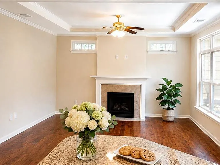 391 Gold Cove Ln — Photo 3