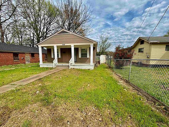 2nd image of 1448 Menager Rd