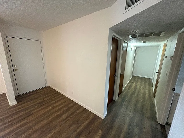 690 W North Way — Photo 25
