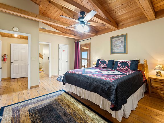 36th image of 1855 Spring Hill Dr