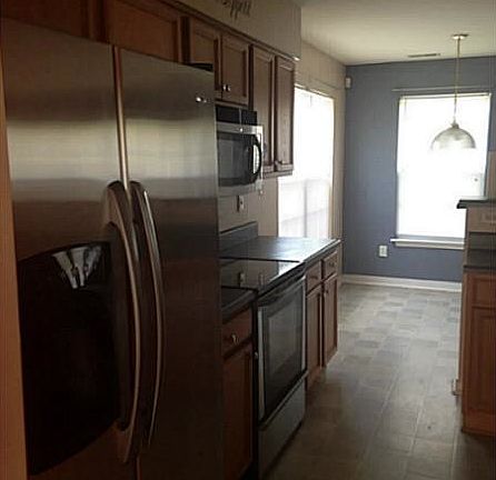3rd image of 145 Kennet Dr #2