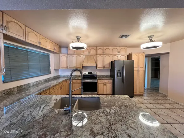 3441 E TAYLOR Street, Phoenix, AZ 85008