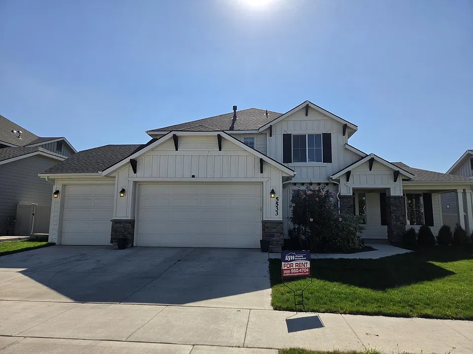 5533 W Milano Dr