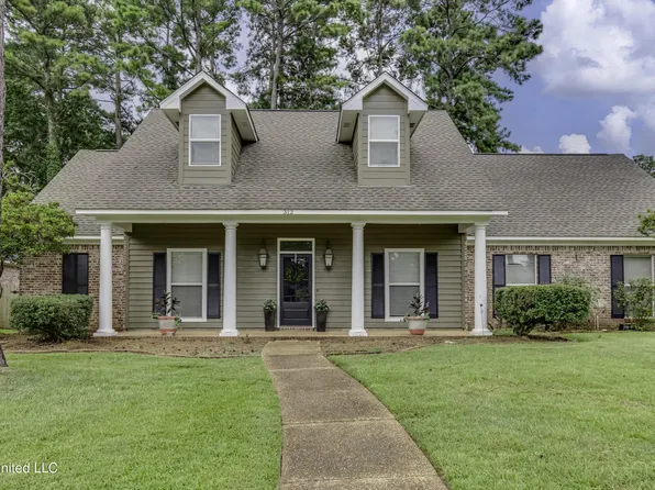 312 Pinewood Ln, Ridgeland, MS 39157