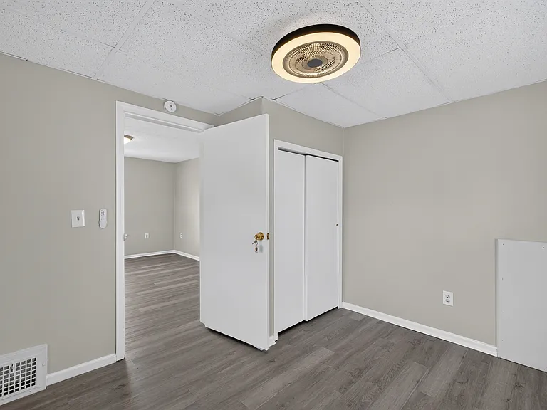 15008 Sylvia Ave — Photo 6