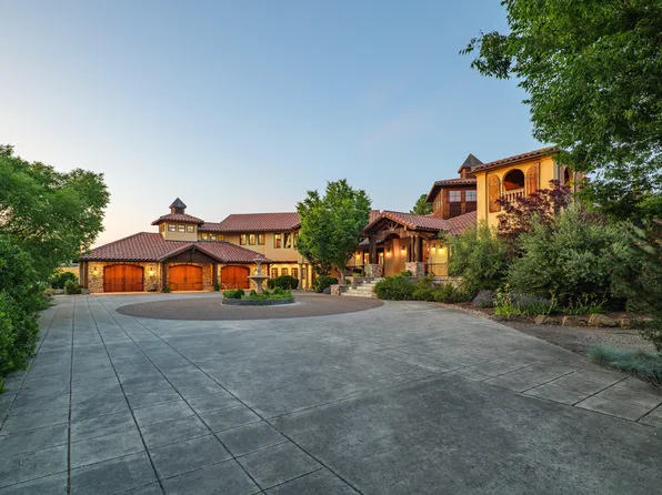 4425 Campbell Rd, Phoenix, OR 97535