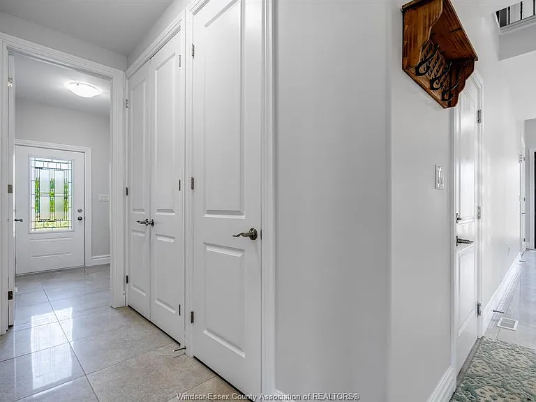 210 Cowan Ct — Photo 14