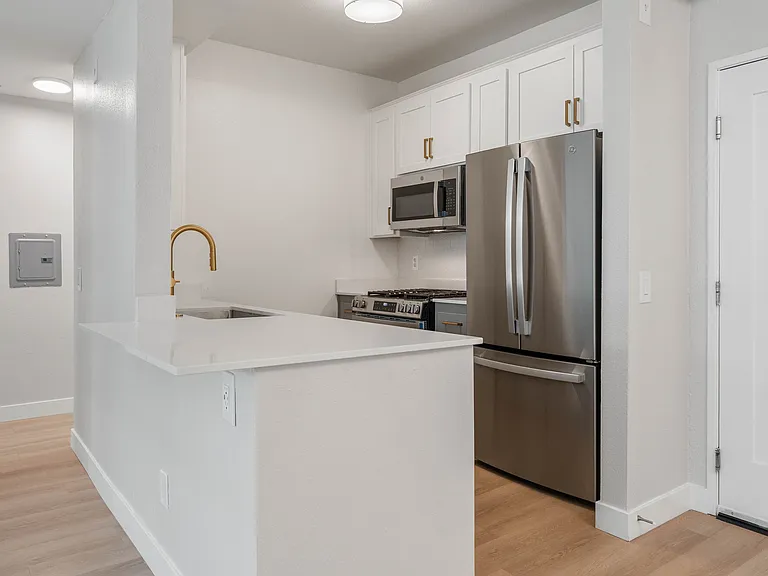 Veda Luxury Apartments — Photo 33