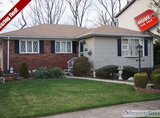 7 Veterans Ct, Wallington, NJ 07057