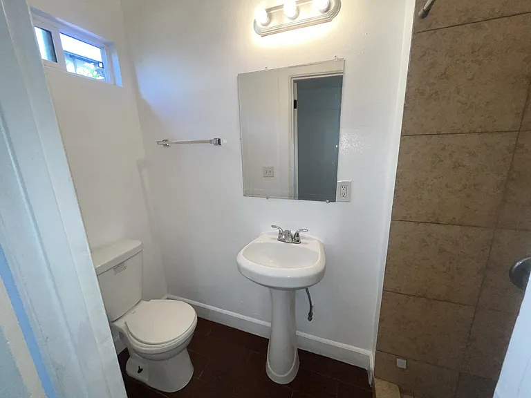 1374 W 37th Pl #1 — Photo 19