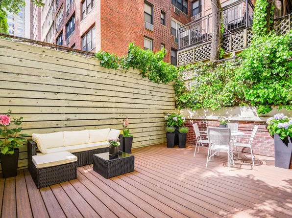 264 Lexington Avenue image 1 of 17