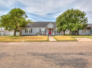 307 N 3rd St, Ballinger, TX 76821