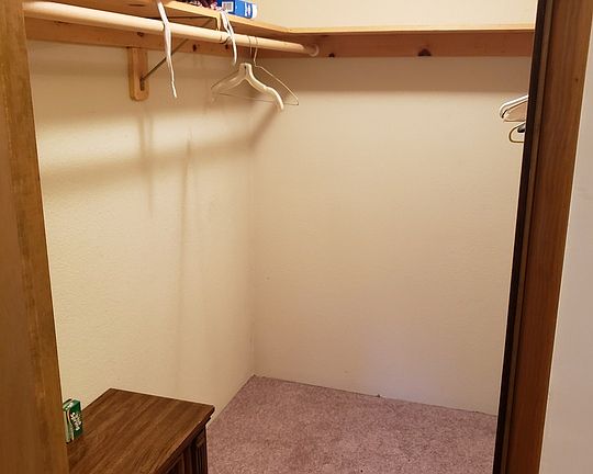 2nd image of 170 Oriole Dr