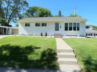 6714 W Fremont Pl, Milwaukee, WI 53219