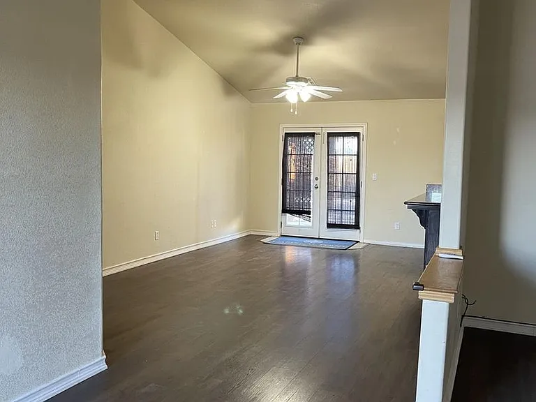 8849 Glade Ave — Photo 2