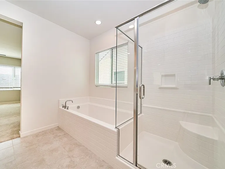 2622 E Embry Ln — Photo 43