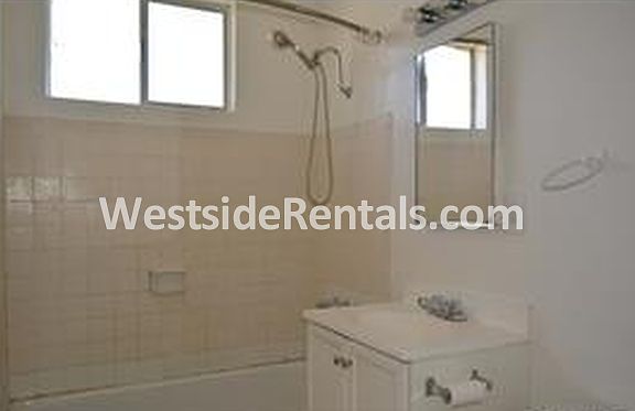 3rd image of 906 N Angeleno Ave