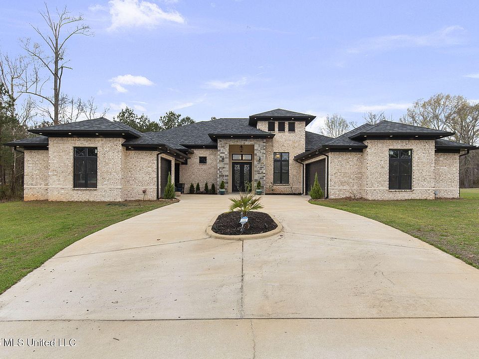 1st image of 125 Breckenridge Dr