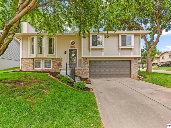 3504 S 154th St, Omaha, NE 68144