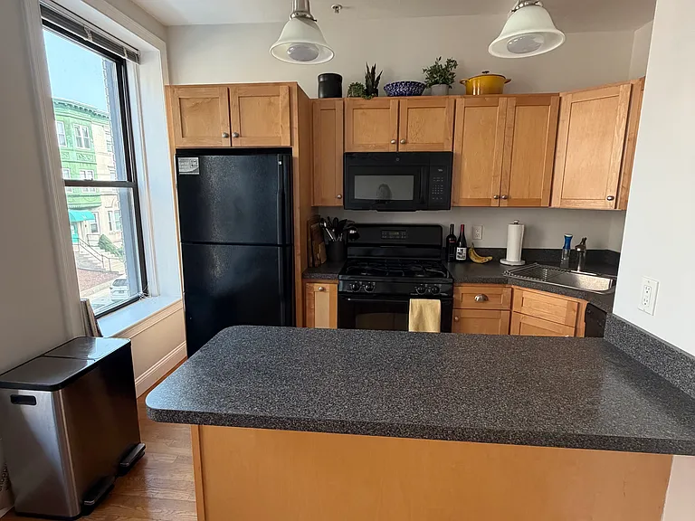 7 Sutherland Rd #201 — Photo 3