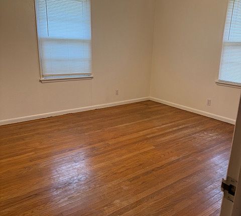4th image of 1707 N Midwest Blvd