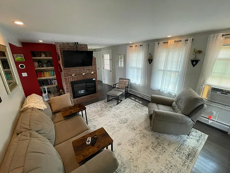 319 S Main St — Photo 19