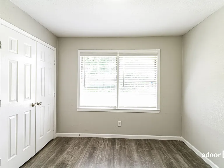 301 W Wilkins St — Photo 8