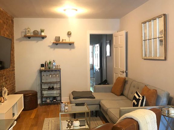 3rd image of 238 Sackett St APT 2R