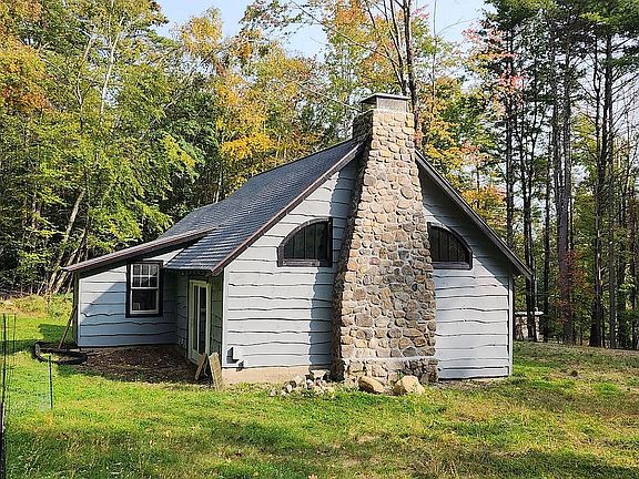 4th image of 335 Flat Rock Rd