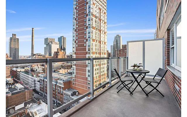 Sold by Douglas Elliman | media 25