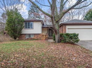 3968 Knox Ct, Troy, MI 48083