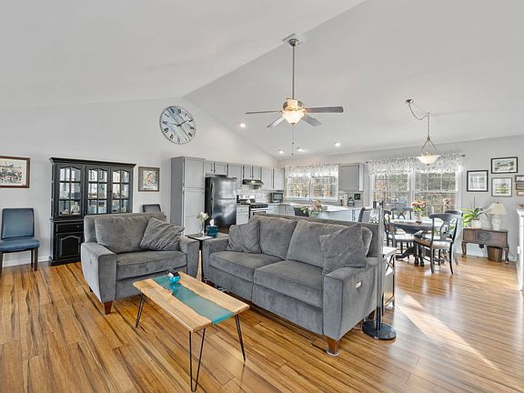 5th image of 12 Barefoot Ln