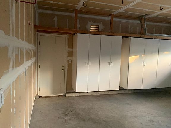 3rd image of 21 Lily Ct
