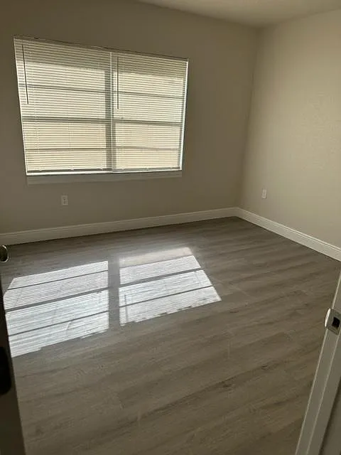 2 bed, 1040 sqft, $1,600 — Photo 3