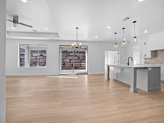 Finished home photos are representational images only. See sales agent for details.