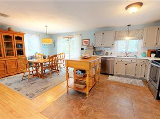 28 Maplewood Dr, Coventry, RI 02816