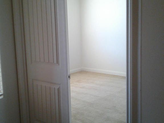 4th image of 1334 E Barrett Dr