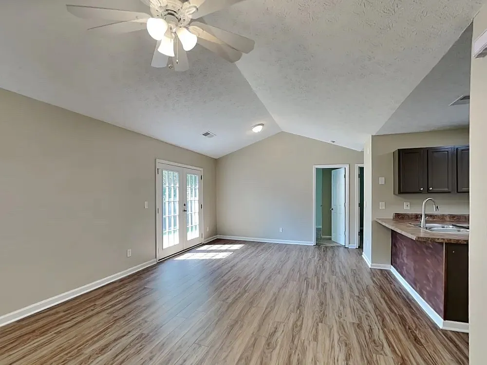 3 bed, 2.5 bath, 1755 sqft, $1,997 — Photo 3