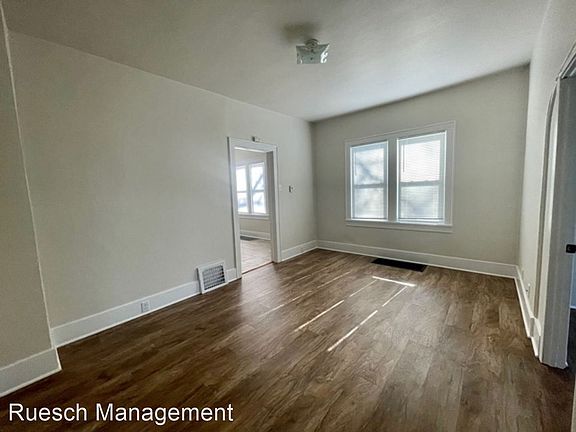 5th image of 303 S Taylor St #10933455
