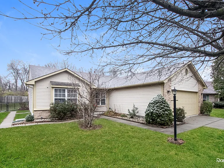 7028 Gimbel Ct — Photo 3
