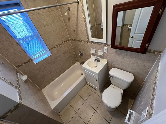 5th image of 1061 Westside Ave #46L