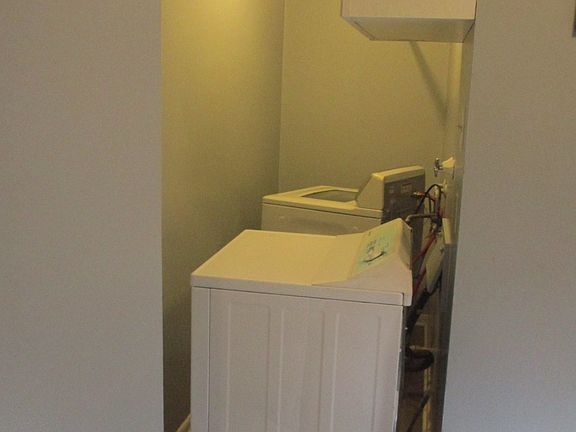 5th image of 834 Galapago St